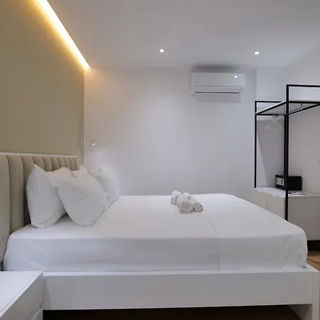 Adora's View Hotel Sarandë