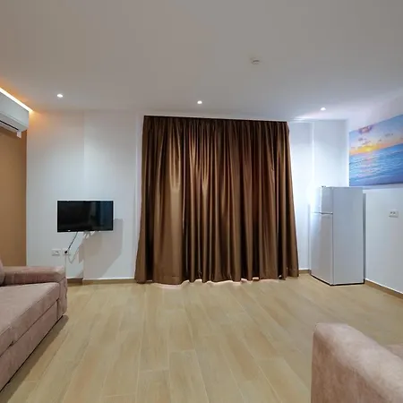 מלון Adora's View 3*