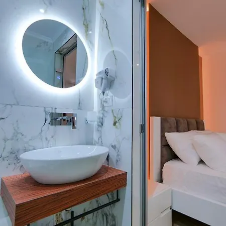 Adora's View Sarandë