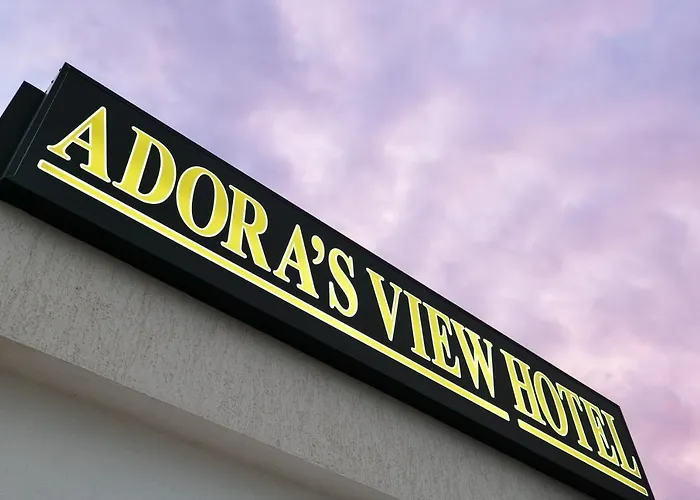 Adora's View 酒店 3*