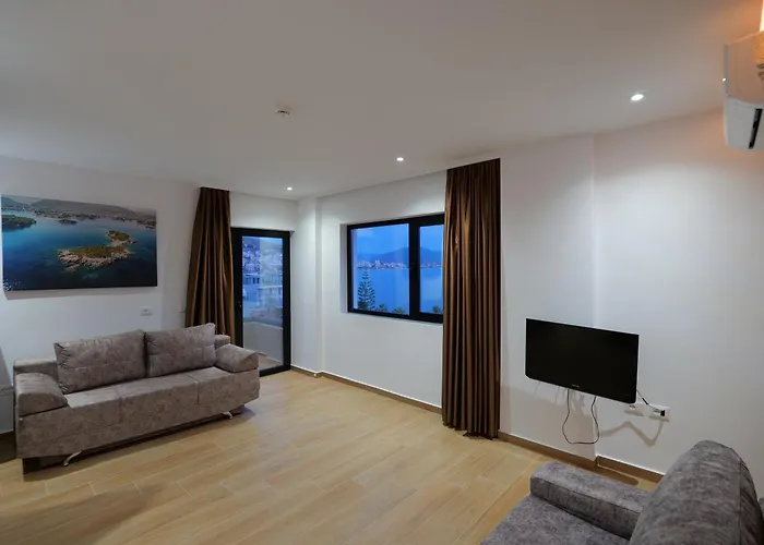 Adora's View 酒店 Sarandë