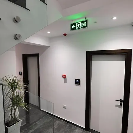 Adora's View Hotel 3*