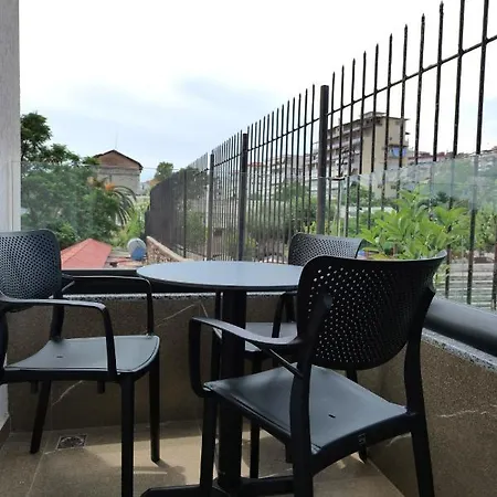 Adora's View Hotel 3*