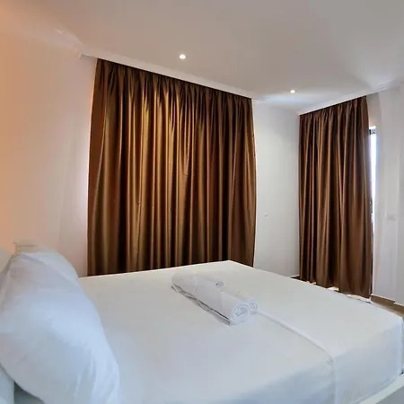 Adora's View Hotel 3*