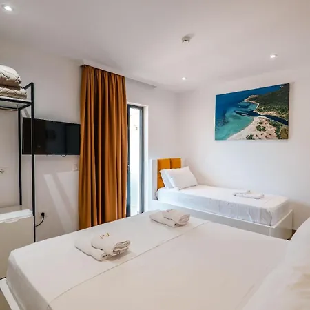 Adora's View Hotel Sarandë