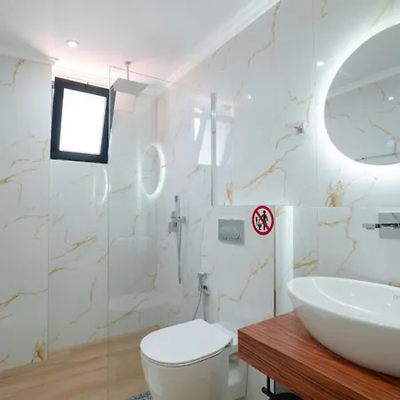 Adora's View Hotel 3*